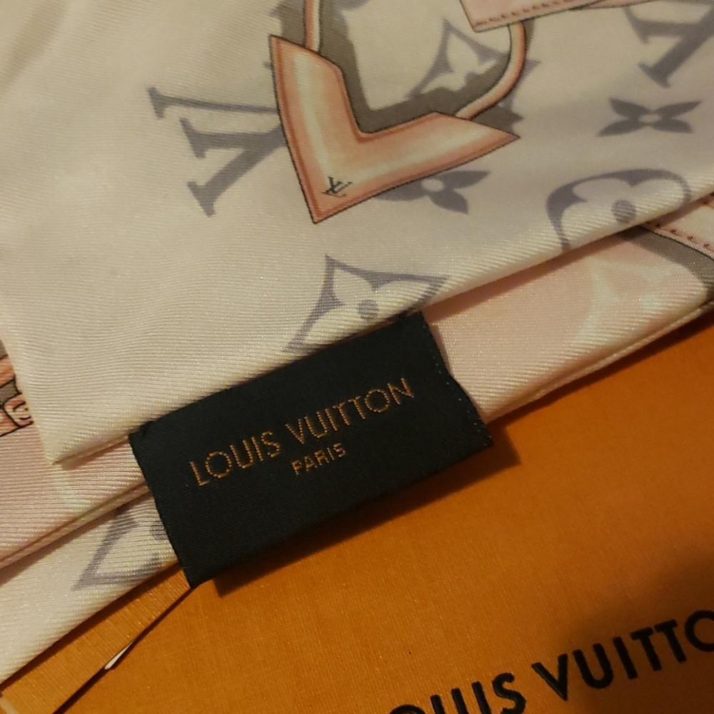 Louis Vuitton Monogram Pink Confidential Bandeau💞 - Picture 3 of 7